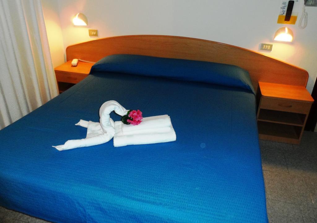 Hotel La Dolce Vita Rimini Pokoj fotografie