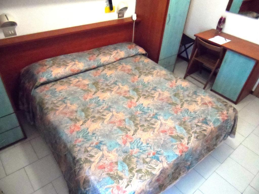 Hotel La Dolce Vita Rimini Pokoj fotografie