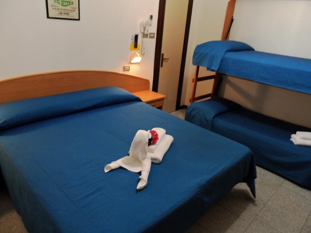 Hotel La Dolce Vita Rimini Pokoj fotografie