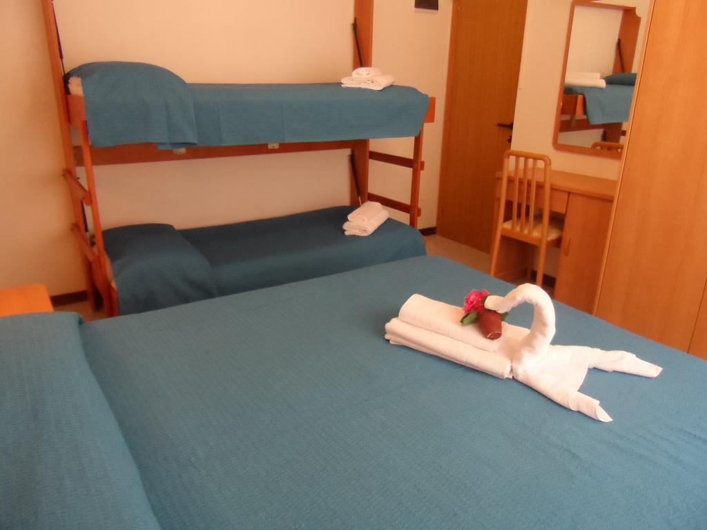 Hotel La Dolce Vita Rimini Pokoj fotografie